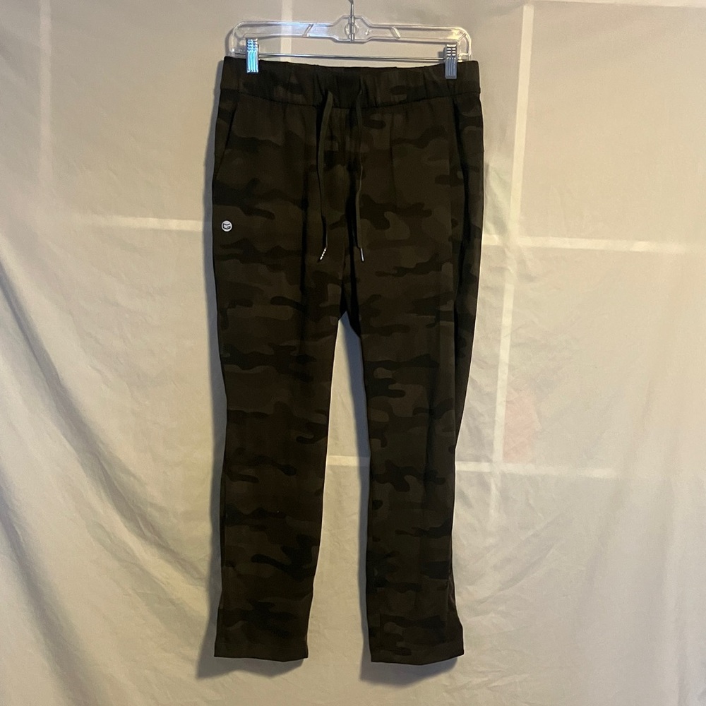 Gradual women’s  Camo active pants size M nwt